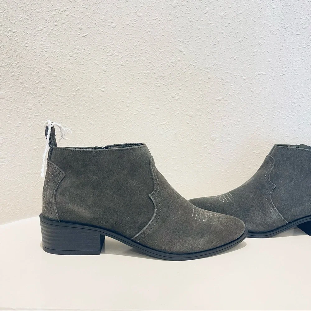 American Eagle Women’s Western Cowboy Leather Olive Green Bootie Size 6.5 NEW